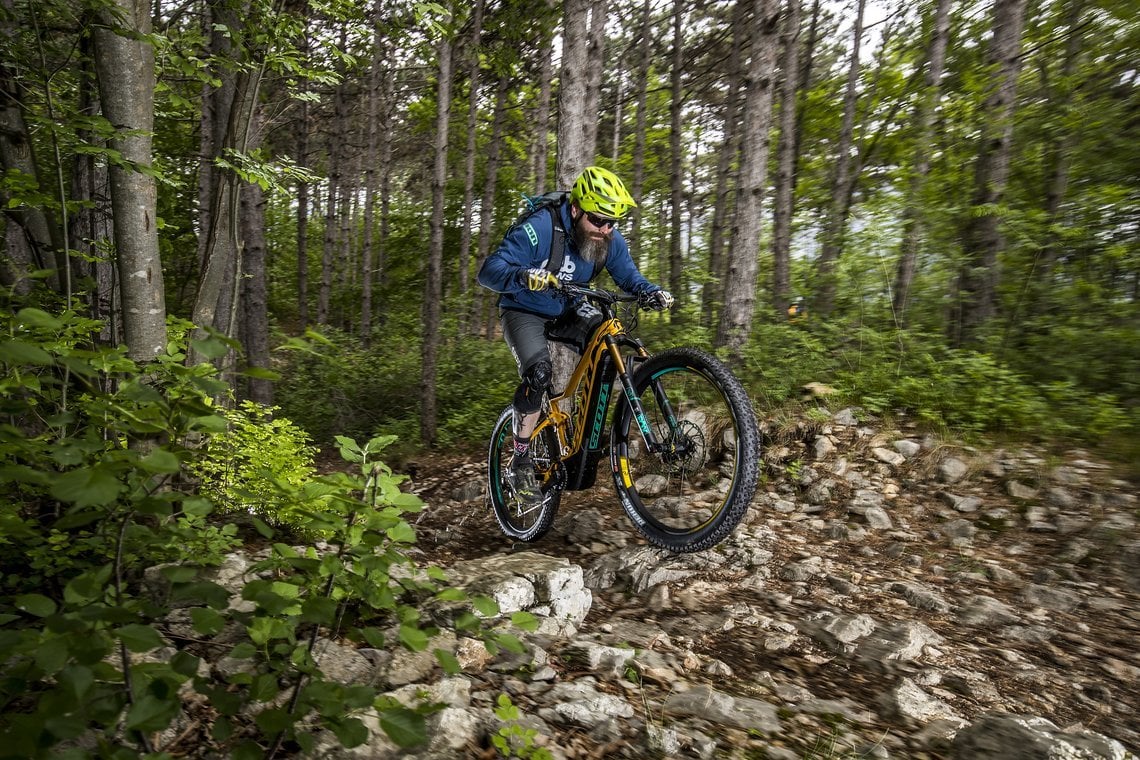 Ruppige Trails geht es entlang