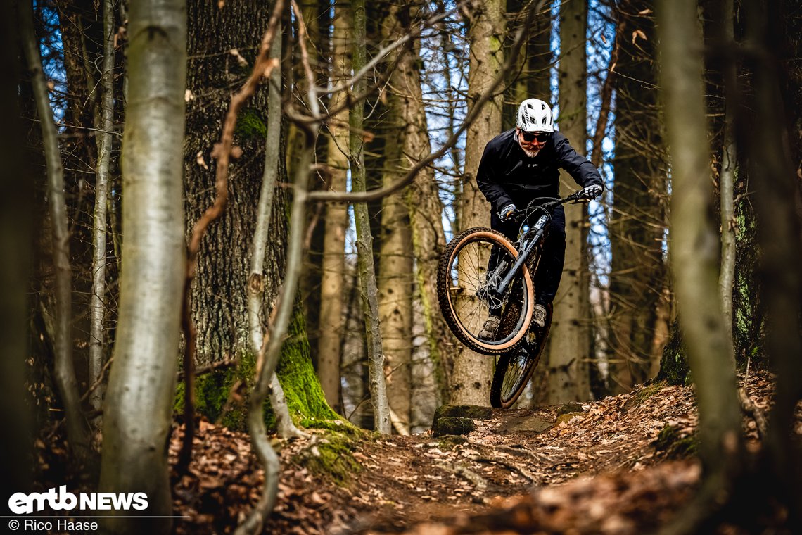 Der Flexpoint-Hinterbau passt gut zur anvisierten Zielgruppe
