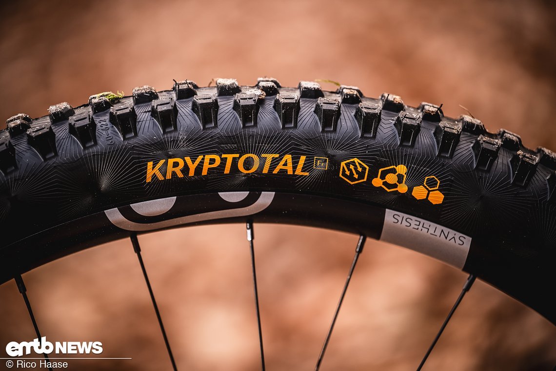 ... Continental Kryptotal-Reifen runden die hochwertige Ausstattung ab.