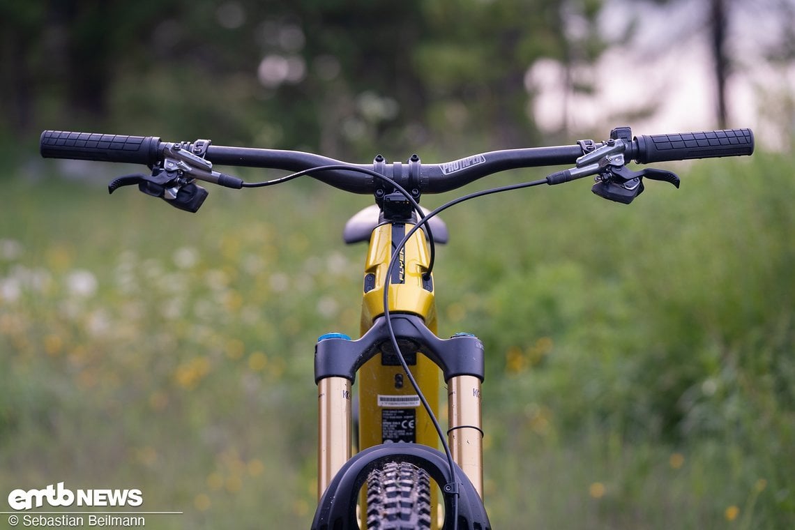 Das Cockpit auf Basis des Hayes ProTaper Carbon-Lenkers ist schön aufgeräumt.