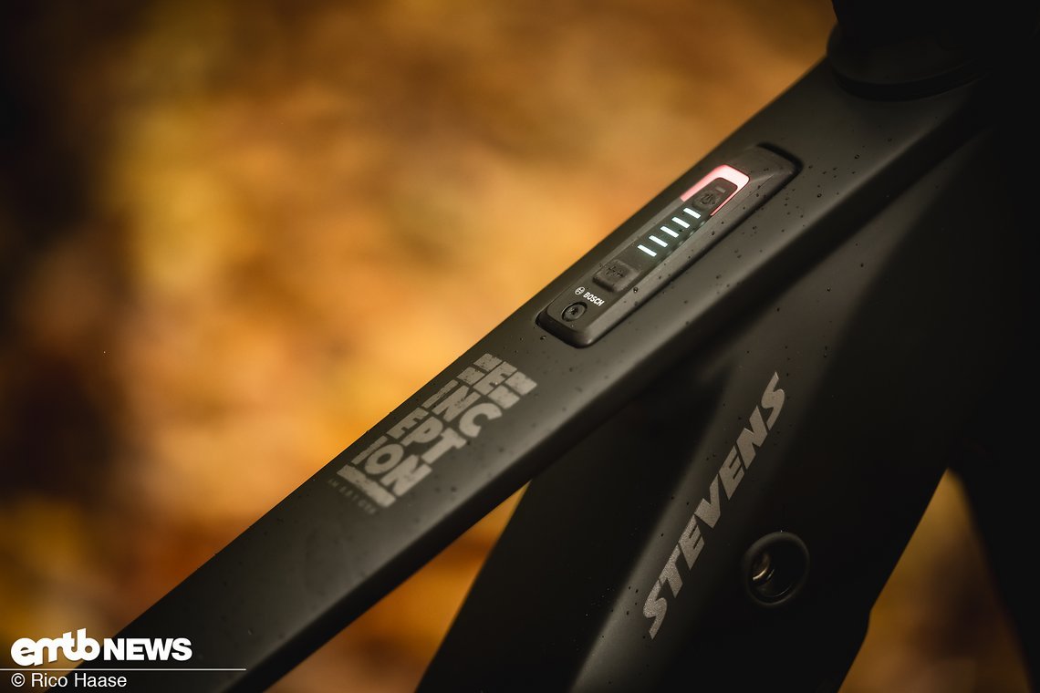 Im Oberrohr sitzt der LED-Controller.