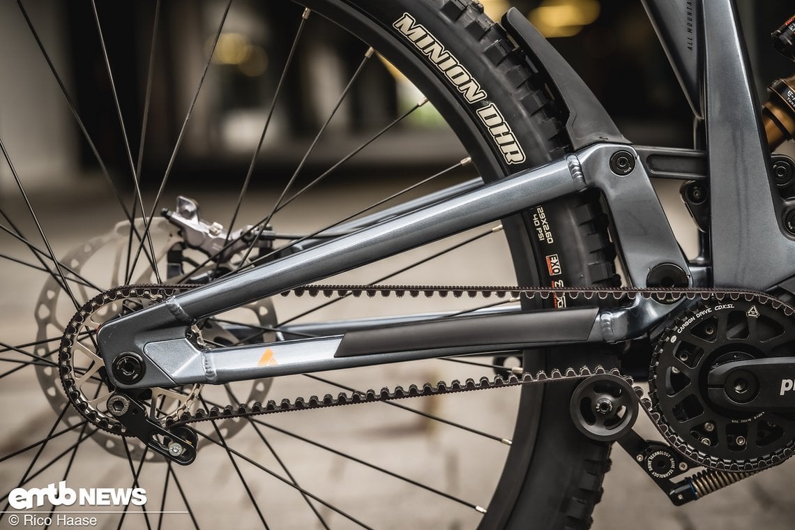 E-MTB mit Gates-Riemen-Antrieb durften bislang als Exoten bezeichnet werden und …