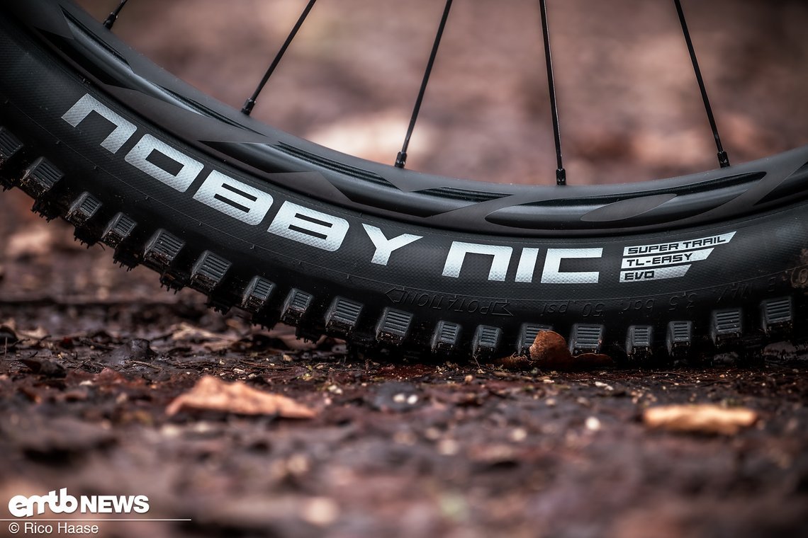 ... Nobby Nic am Hinterrad – an einem E-Trailbike passt das gut.