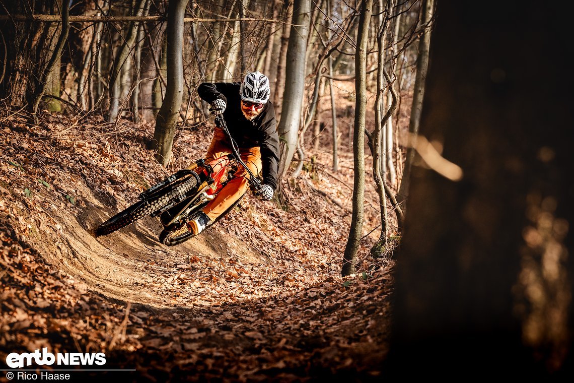 In Kurven lässt sich das Rapcon :eCX willig und gutmütig werfen. Hier besticht es mit viel Präzision.