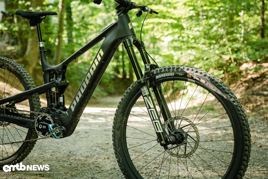 Die Kombination aus RockShox Zeb Ultimate-Federgabel und ...