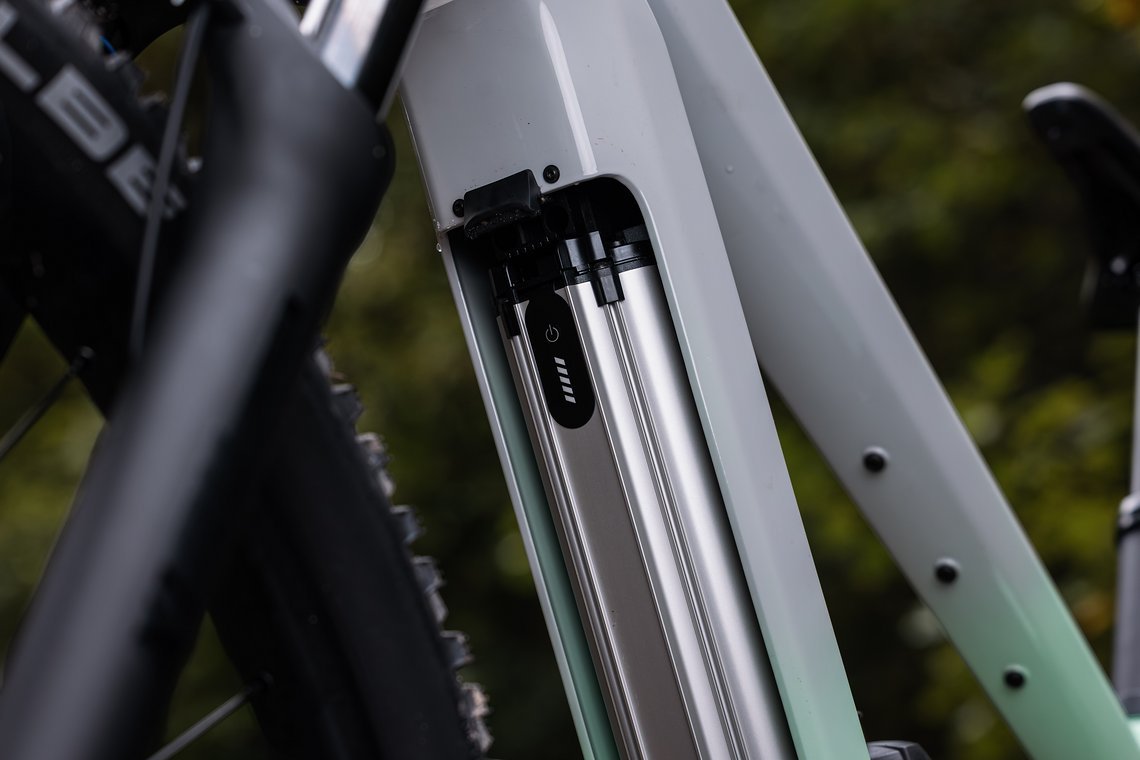 Je nach Modell kommen unterschiedliche Akkus zum Einsatz – von 540 Wh bis 800 Wh reicht das Angebot. Entnehmbar sind alle Akkus.