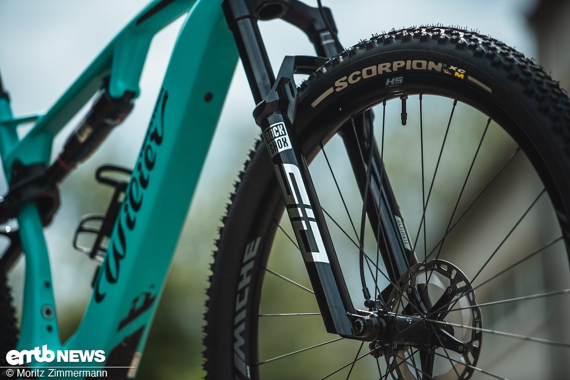 Vorn sorgt die RockShox SID Ultimate für optimalen Komfort.