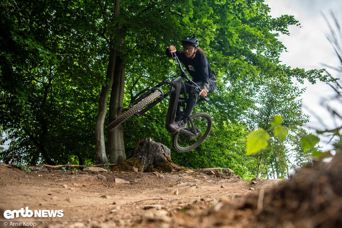 Preisattraktiver Allrounder für Singeltrail-Touren auf schweren Trails und den Bikepark gesucht – das Radon Deft wäre eine gelungene Alternative.