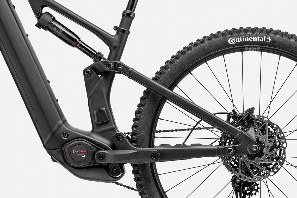 Der RockShox Deluxe Select Dämpfer, der Shimano Cues Linkglide 11-fach Antrieb und die Laufräder aus WTB Felgen und namenlosen Shimano Naben finden sich an allen Ausstattungsvarianten.