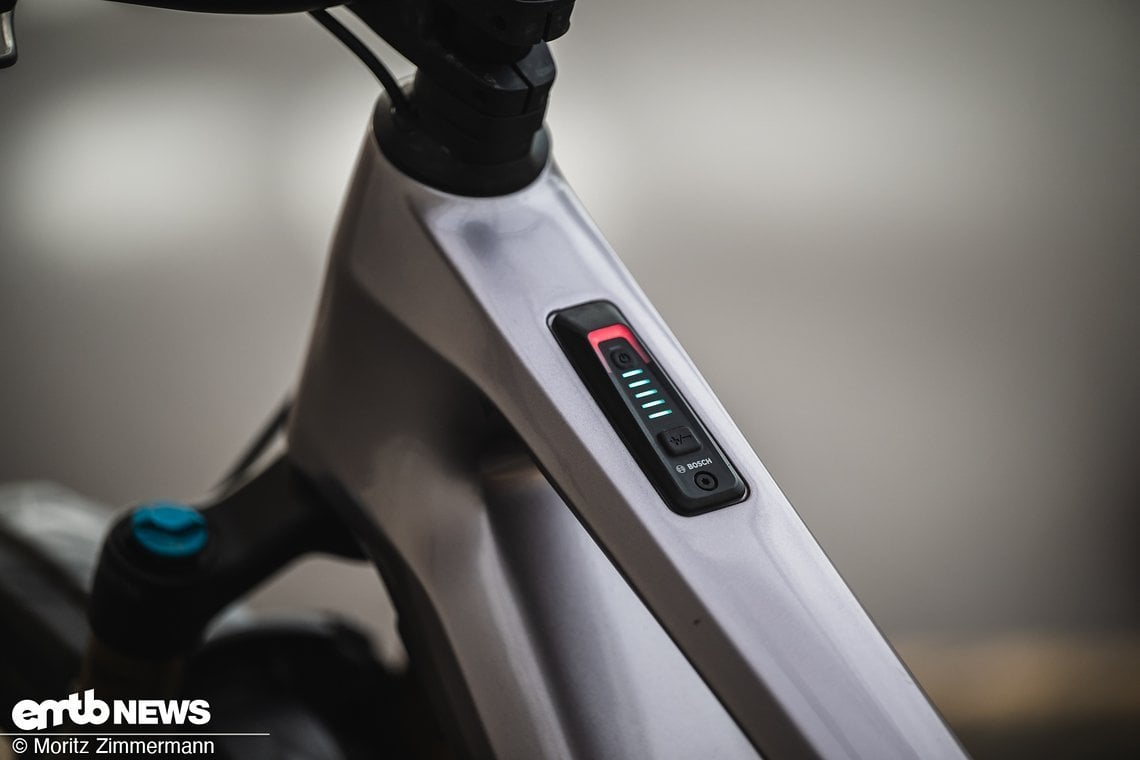 Simpel und effektiv zeigt der System-Controller Unterstützungslevel und Akkustand an.