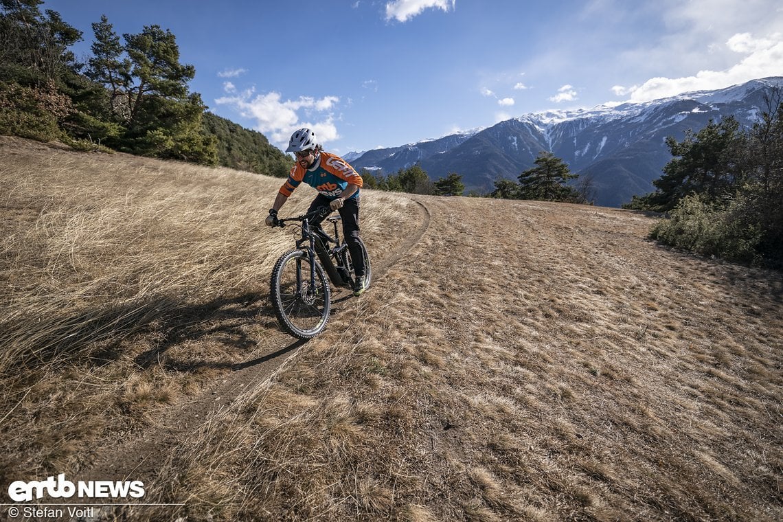 Mit dem neuen Bosch Perfromance CX Gen4 lässt sich das Bike schnell in den Bereich über der 25 km/h Grenze treibe, ohne dabei zu viel Kraft in der Motormechanik zu verlieren.