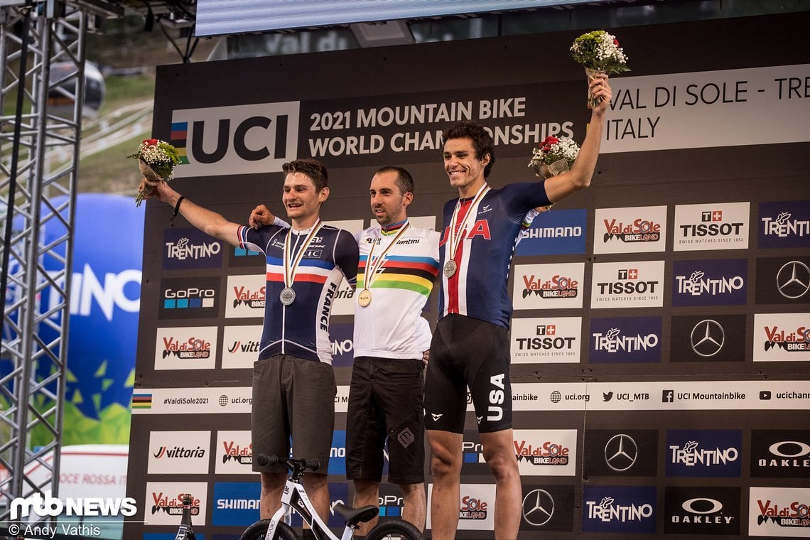 Podest der Männer bei der UCI E-MTB WM Val Di Sole (ITA) 2021