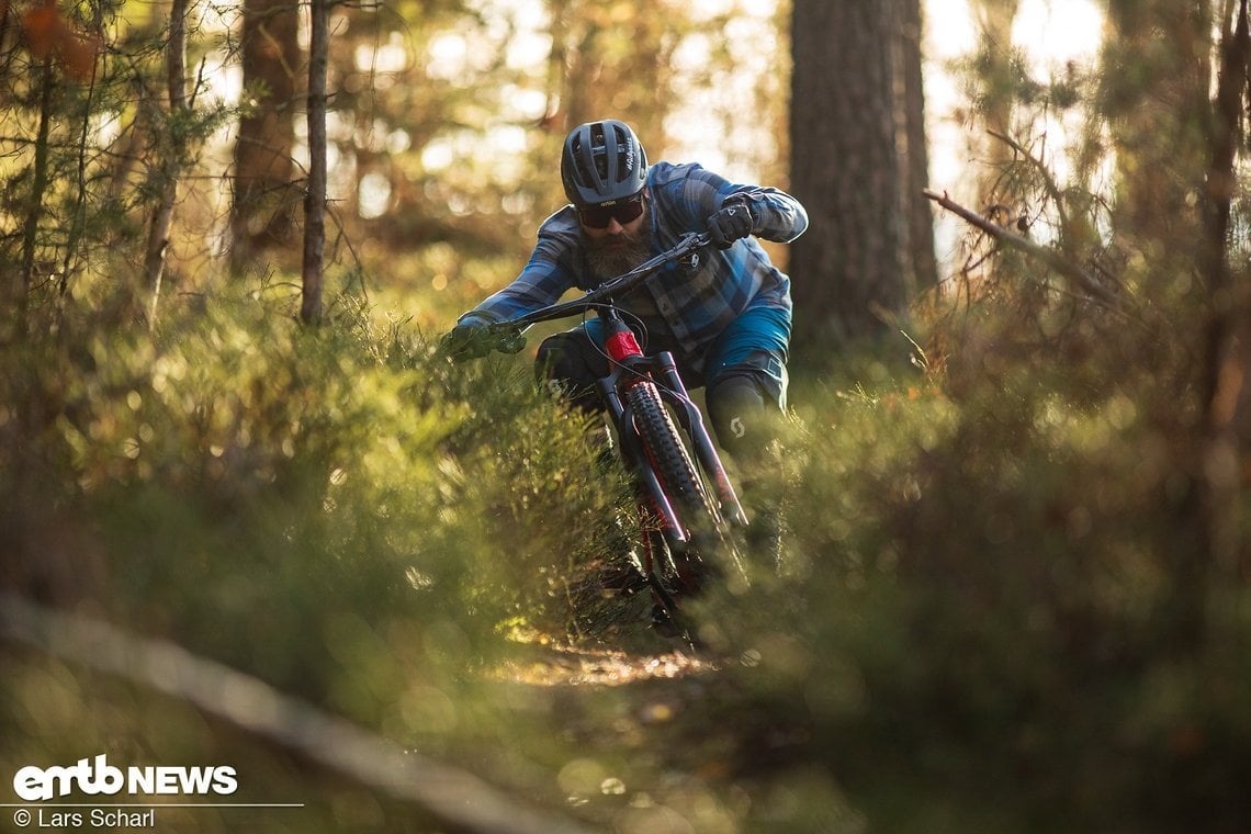 „Immer Vollgas!“ unser Tester Rico versucht, den Trail immer mit ordentlich Speed zu fahren, denn das macht ihm am meisten Spaß!