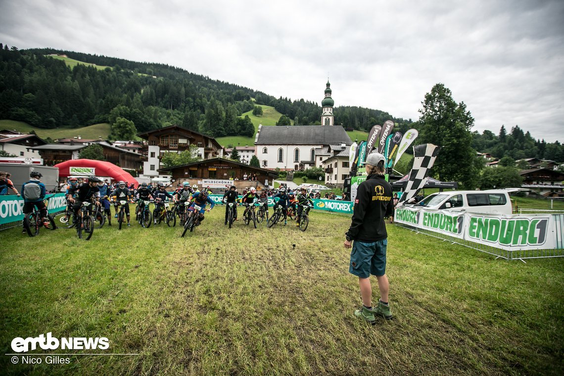 Der Start der E-Biker bei der E1 in Wildschönau