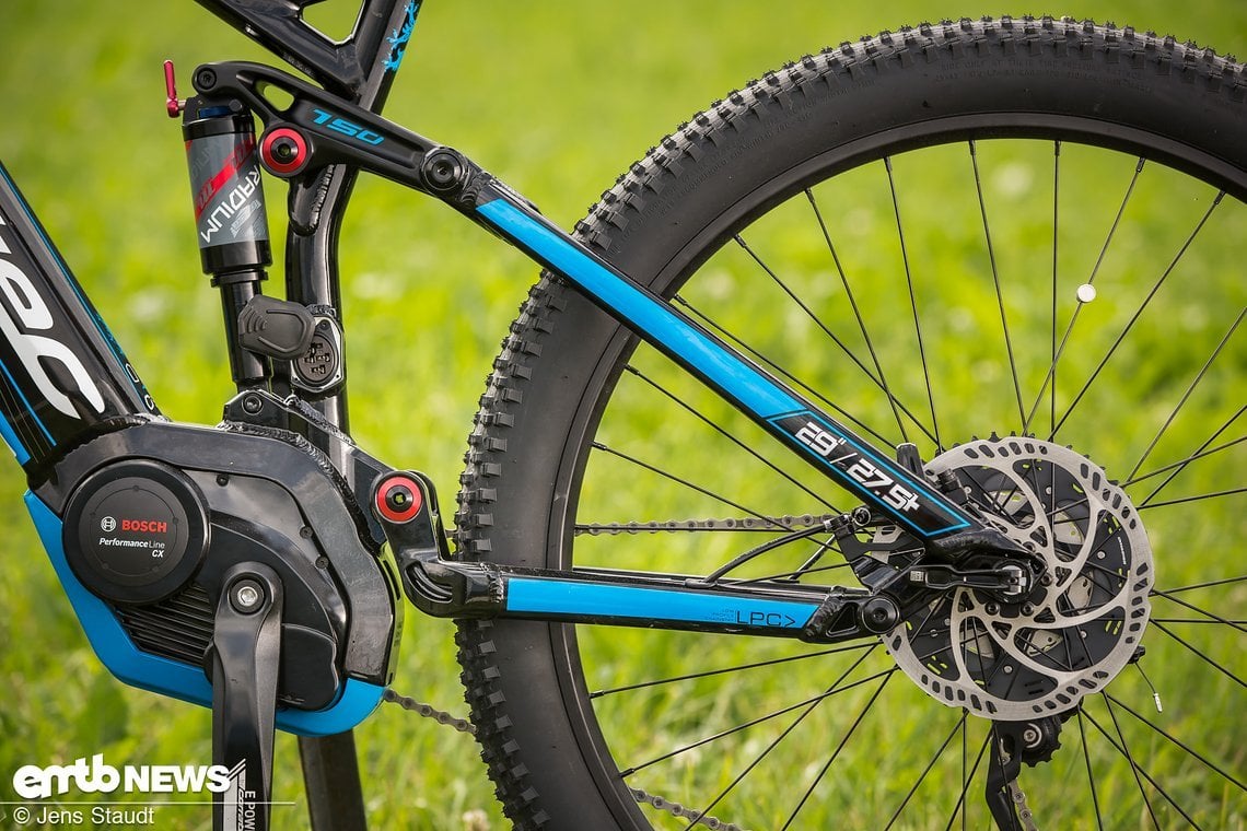 Das Bike wird mit dem Super Deluxe Dämpfer von Rock Shox kommen - hier ist noch ein Manitou-Dämpfer verbaut