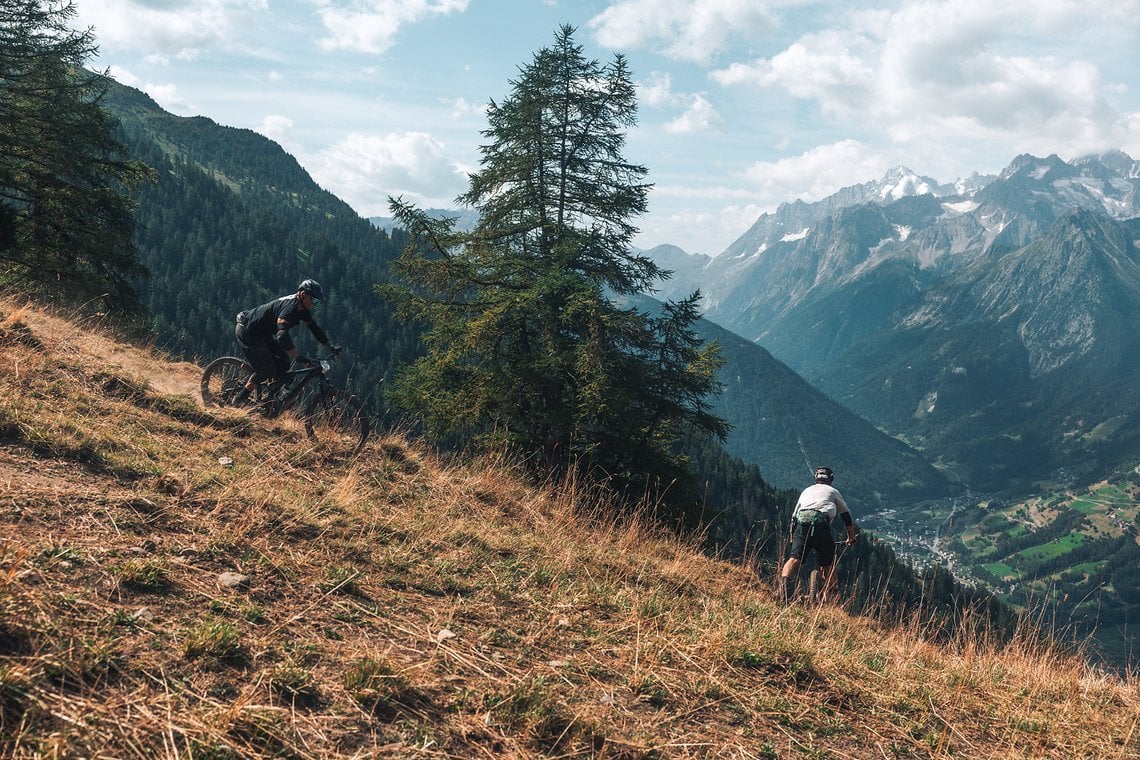 Epische Trails vor toller Kulisse – das ist die E-Tour du Mont Blanc 2023.