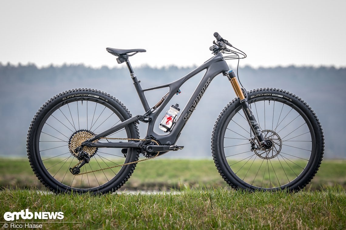 Das Specialized Levo SL konnte euch mit 150 mm Federweg, perfekter Trailgeometrie, eigens entwickeltem Motor-System, fest verbautem Akku, rund 17 kg Gewicht und einigen smarten Details begeistern.