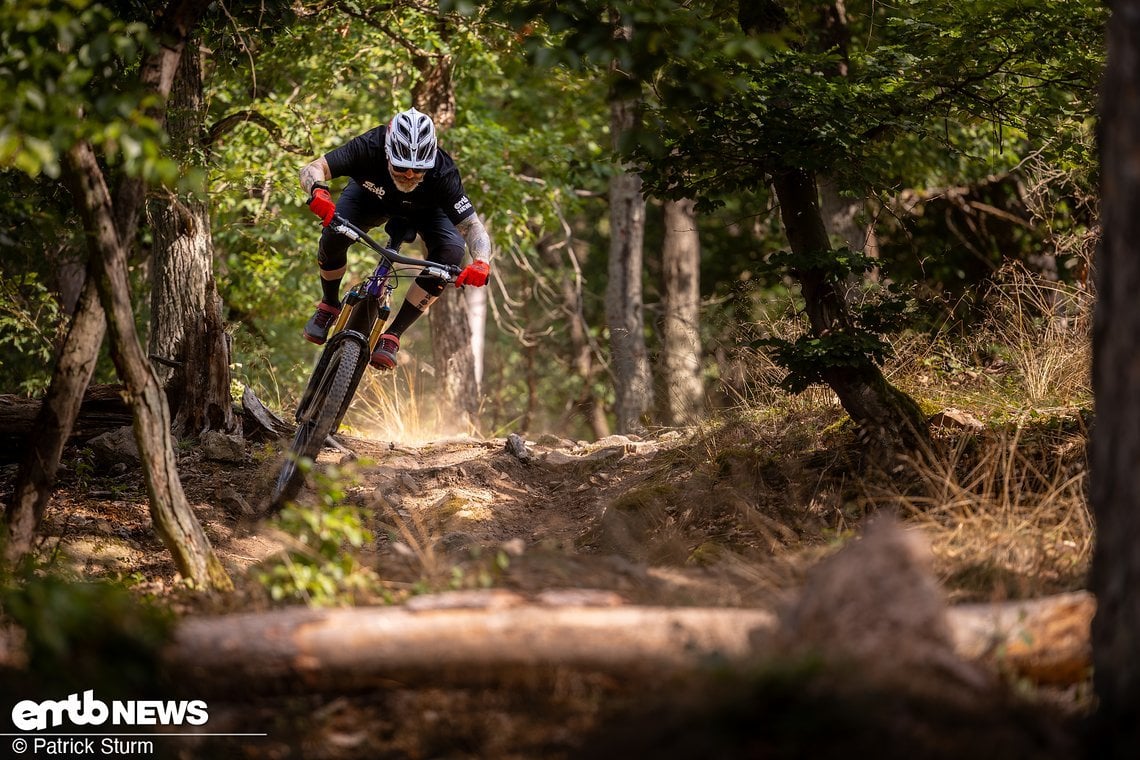 Mit der jüngsten Evolutionsstufe des bekannten Reign E+ gelingt Giant ein starkes E-Enduro,