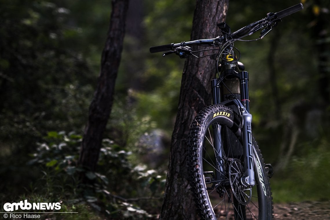 Die RockShox Zeb steht unserem Cannondale Moterra ziemlich gut