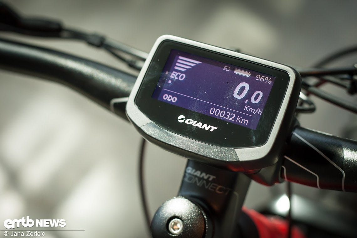 … und dem wirklich sehr gut ablesbaren RideControl Evo-Display verbinden.