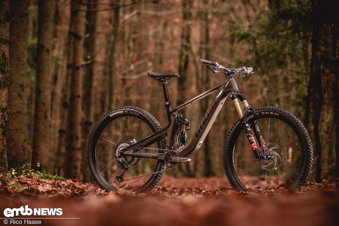 Ein eigenständiges Design und Funktionalität zeichnen das Light-E-MTB Ghost Path Riot Full Party aus.