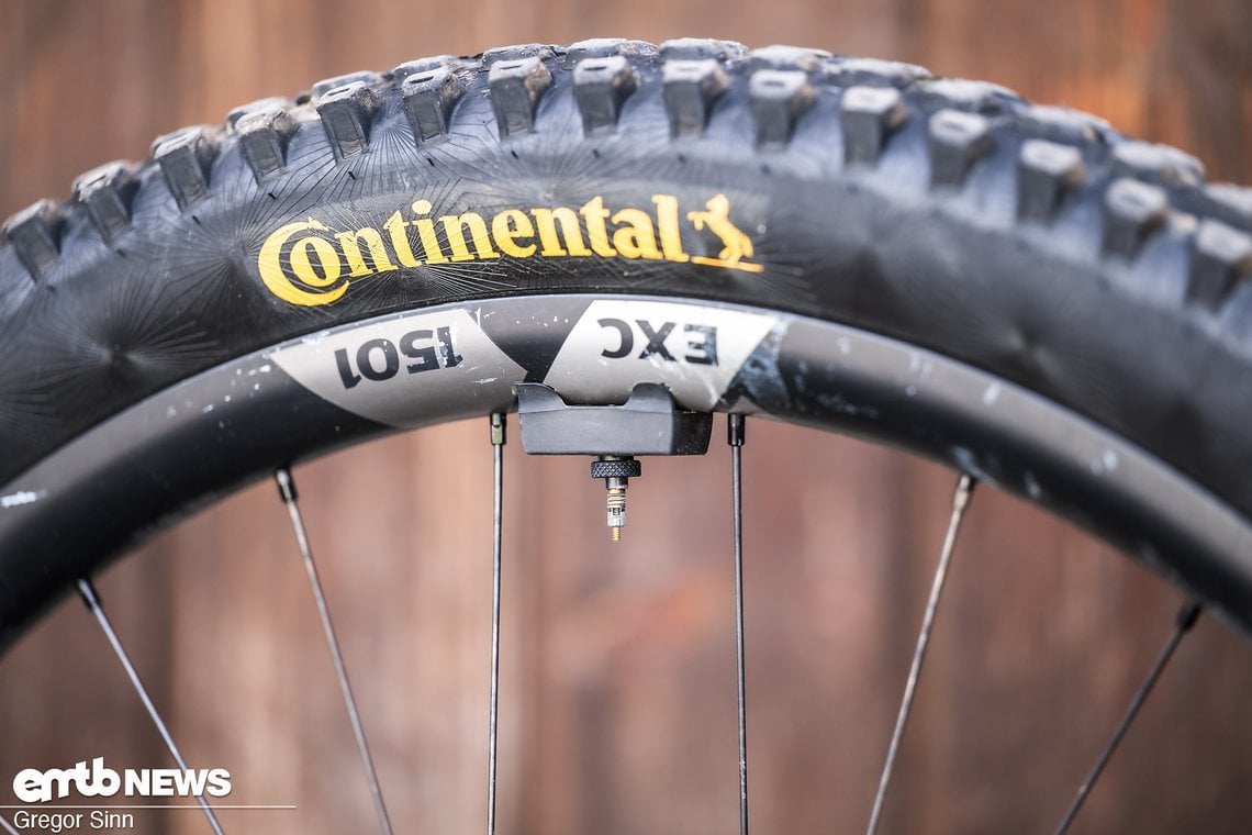 ... Reifen von Continental und Laufräder von DT Swiss.
