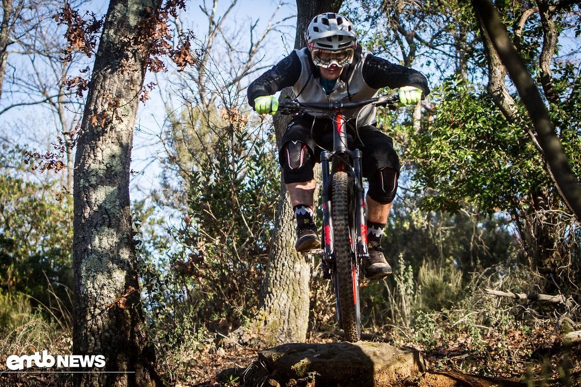 Sprünge lassen sich sehr smooth und stabil fahren. Eines der einfachsten Bikes auf dem sprunglastigen Trail.