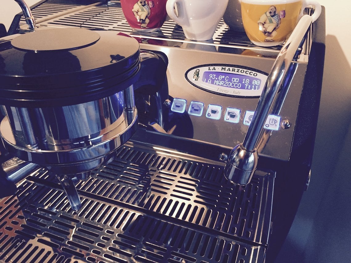 Der „Endgegner“. Dank einem guten Umrechnungskurs Schweizer Franken in Euro kann Jan sich seinen Espresso auf einer La Marzocco GS3 zubereiten.