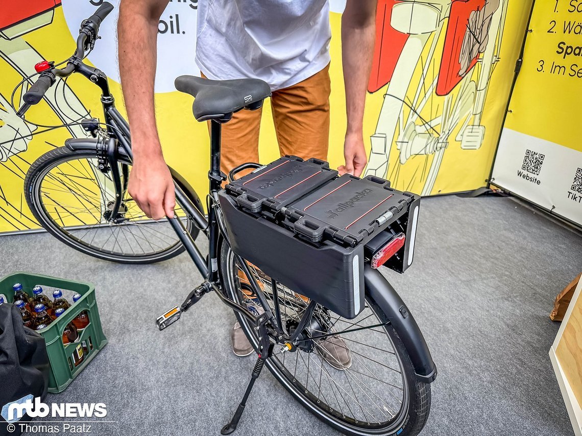 Mit der Box von Alpacka hat man jetzt eine praktische Box immer am Fahrrad.