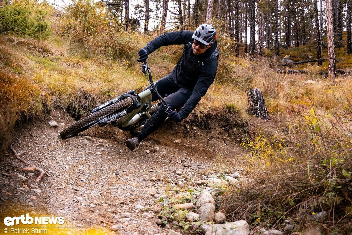 Auch auf weniger extremen oder ruppig-schnellen Strecken zaubert einem das Canyon ein Lächeln ins Gesicht