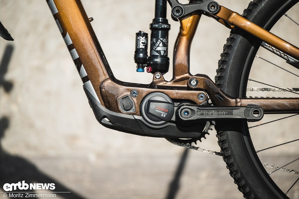 … und der Ladebuchse am Rad.