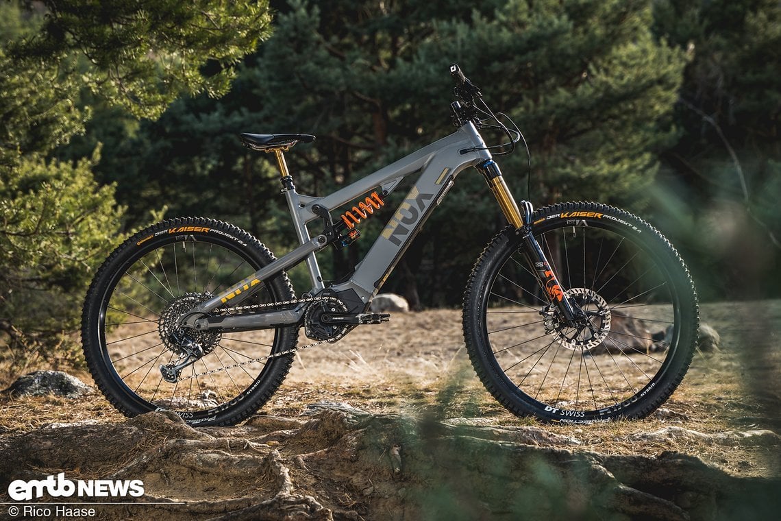 Nox Hybrid Enduro 7.1 Pro ist ein E-Enduro mit viel Federweg, Sachs-Motor und eigenständigem Design.