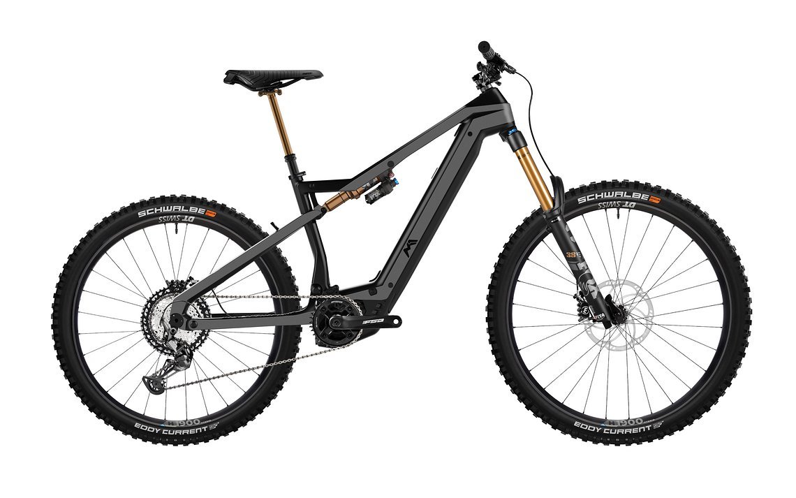Mit dem Enduro soll es zur Sache gehen – abfahrtslastige Geometrie und reichlich Federweg sind an Bord.