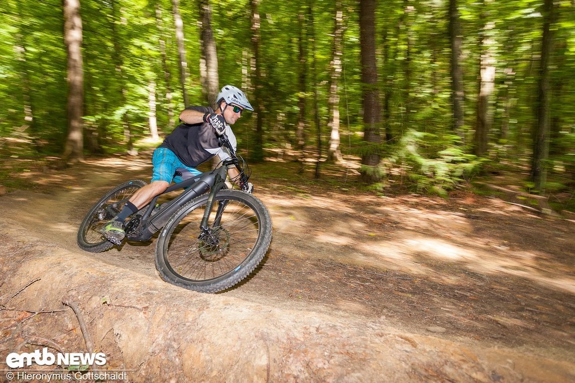 Mit dem Radon Jealous Hybrid 9.0 über die Trails im Südschwarzwald.