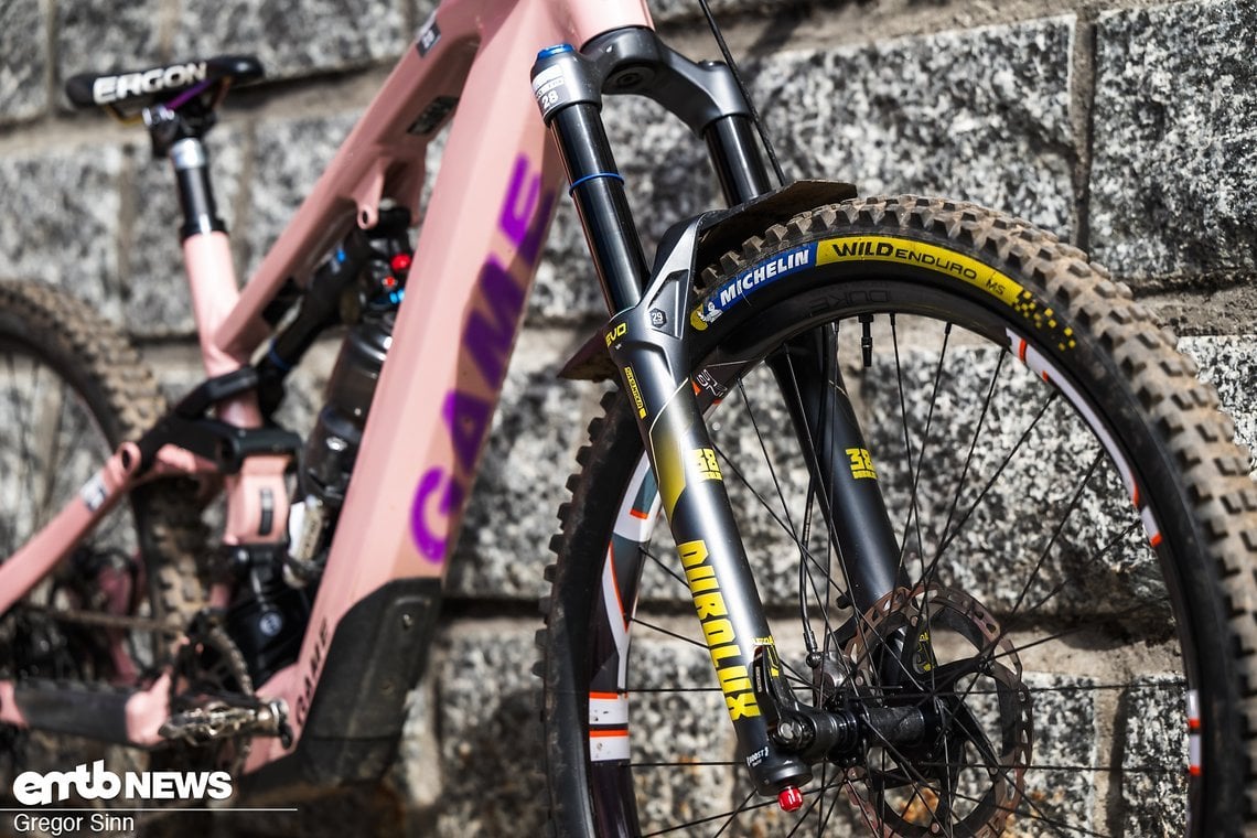 Beim Fahrwerk vertraut Rémy Absalon den Produkten von SR Suntour.