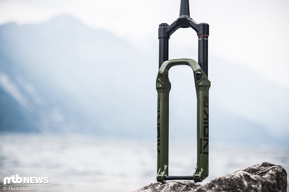 2022 brachte RockShox umfangreiche Updates bei Federgabeln und Dämpfern auf den Markt. Neu und komplett überarbeitet: RockShox Lyrik und ...