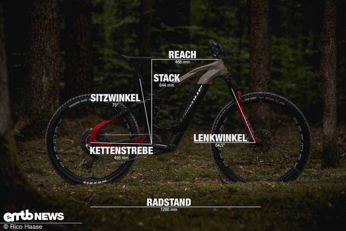 Haibike AllMtn CF SE mit Geometrieangaben in Rahmengröße L