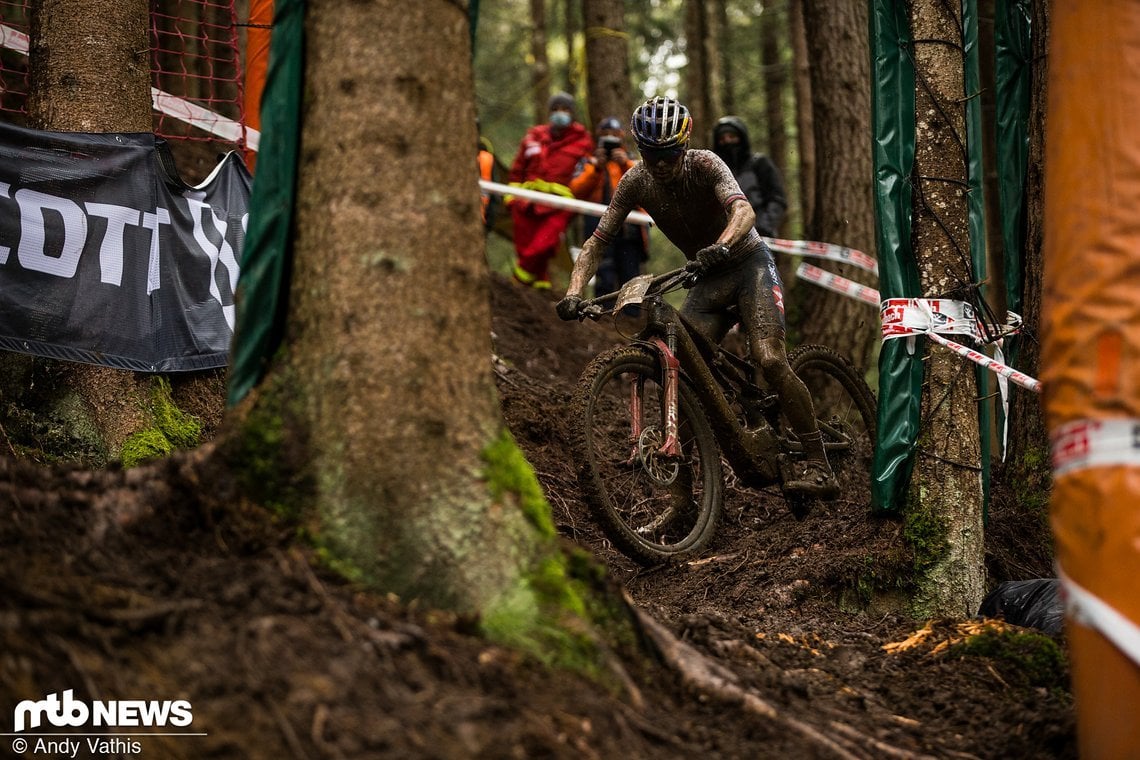 Matscherprobt: Tom Pidcock, amtierender Cyclocross-Vizeweltmeister, kürzlich Gewinner des Giro d’Italia der U23 Klasse kam am besten mit den Bedingungen in Leogang zurecht