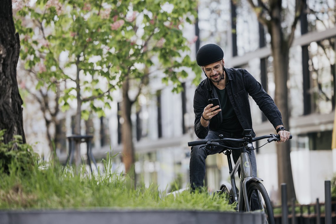 Dank Connected Biking verschmilzt das physische E-Bike-Erlebnis mit der
digitalen Welt und ist längst zu einem intelligenten Begleiter im Alltag geworden.