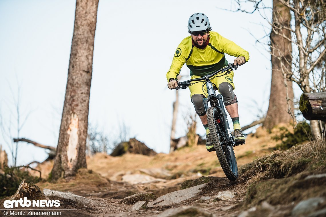 Auf dem Trail bietet das E-Zesty ein recht verspieltes Handling.