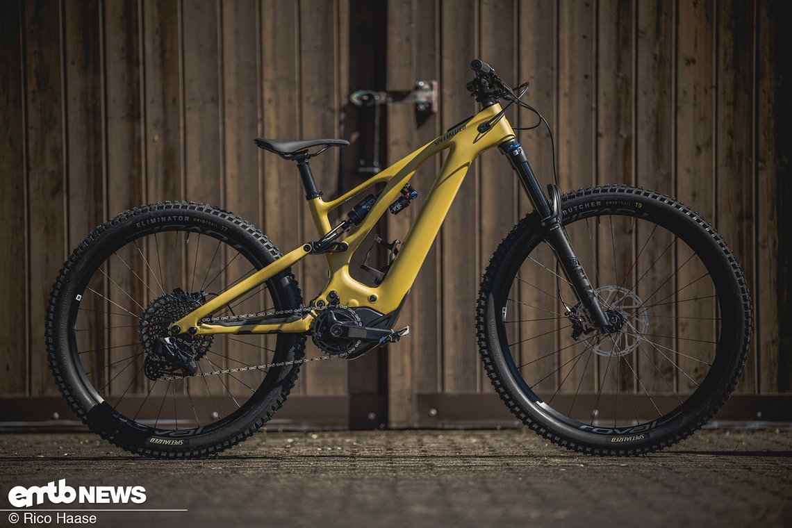 Das Specialized Turbo Levo, hier zu sehen in der Expert-Variante, ist ein moderner Klassiker unter den E-Mountainbikes