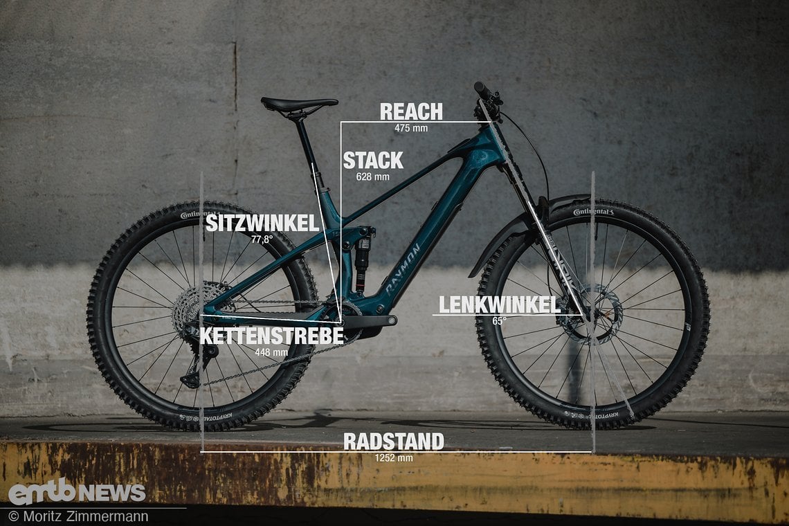 Raymon Airok Ultra mit Geometrieangaben in Rahmengrösse L.