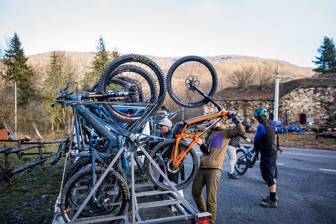 38 - Wenn der Uphill-Flow oben am Pass beginnt, freut sich auch der Elektro-Biker über etwas Diesel-Support