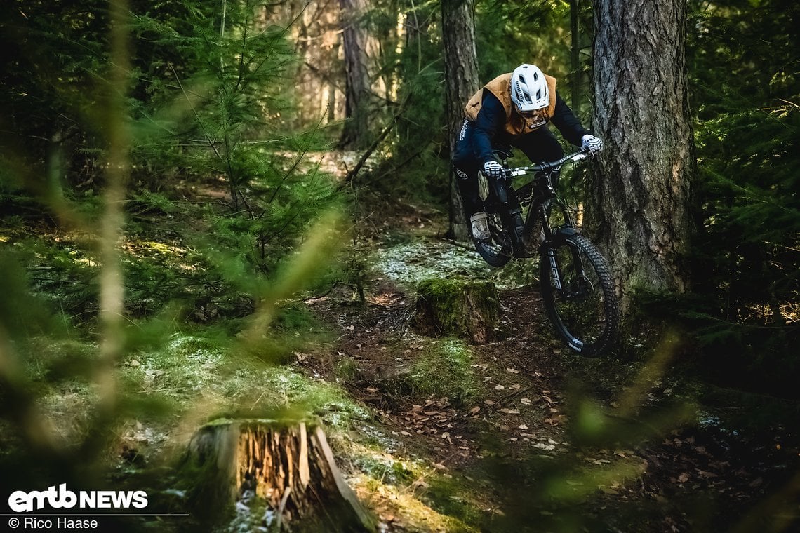 Mal etwas schneller über den Trail heizen? Mit dem Haibike Hybe CF ist das kein Problem.