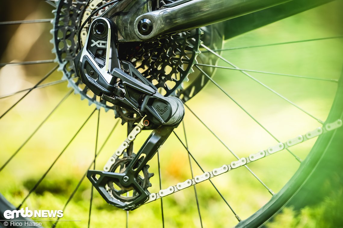 ... SRAM X0 AXS Transmission.