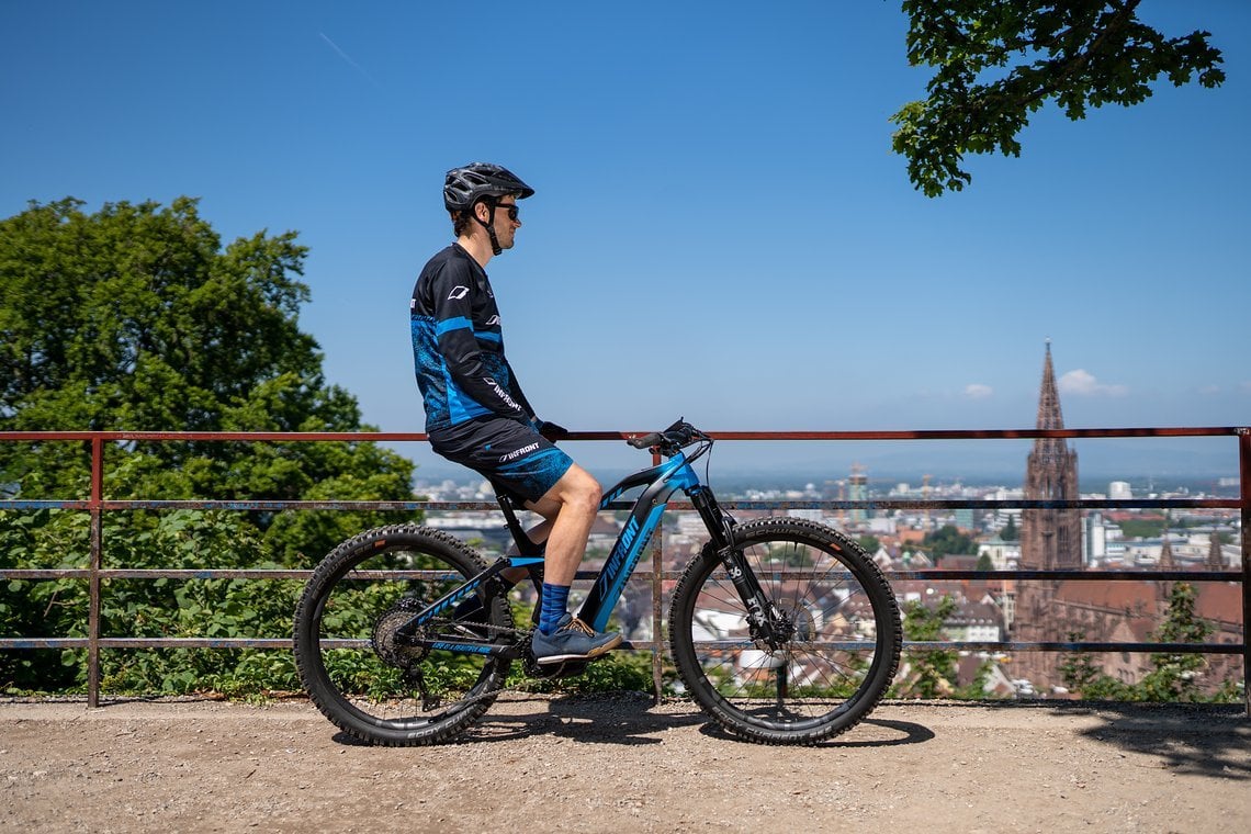 Markus Bauer mit dem IF-2 Fully am Kanonenplatz mit Blick aufs Freiburger Münster