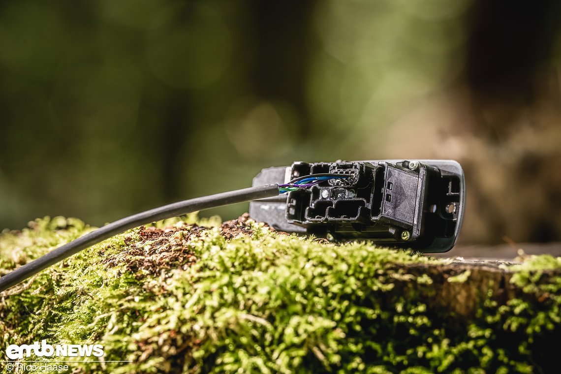 Auf der Rückseite des Core Controllers, welche natürlich im Inneren des Oberrohrs ist, befinden sich Steckplätze für Display oder Remote-Einheit.