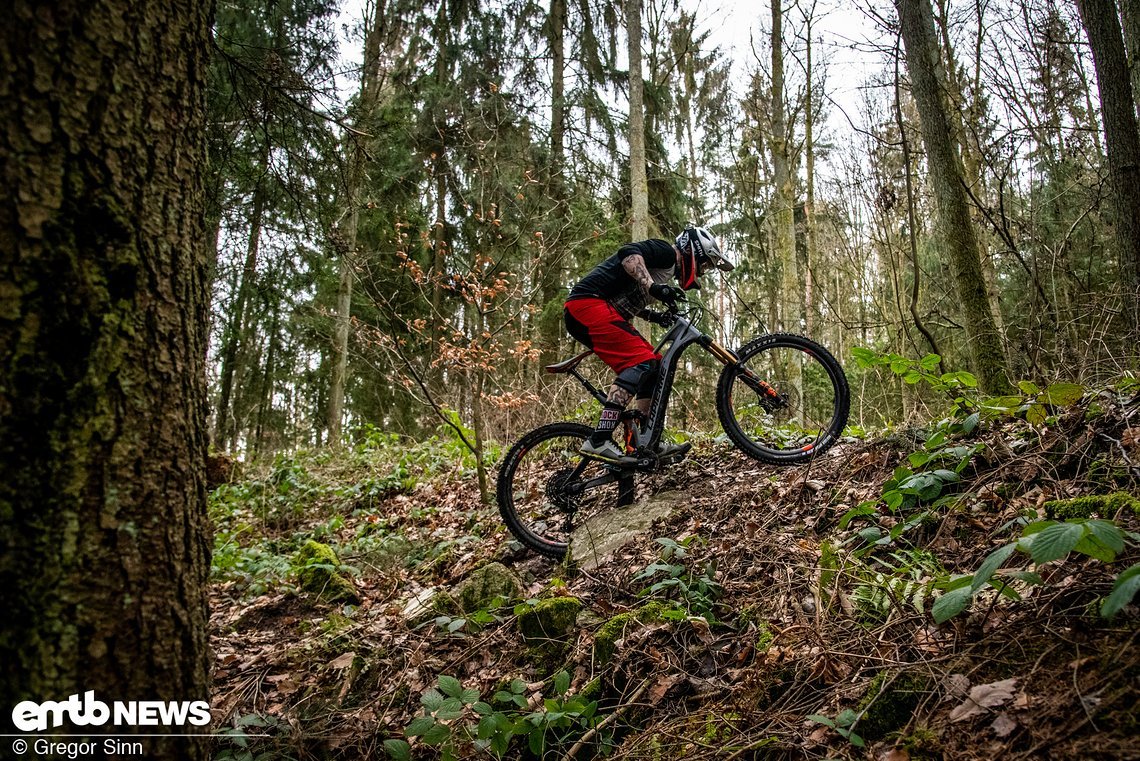 An steilen Rampen fehlt es dem eZesty aufgrund des kompakten Fazua-Motors deutlich an Power