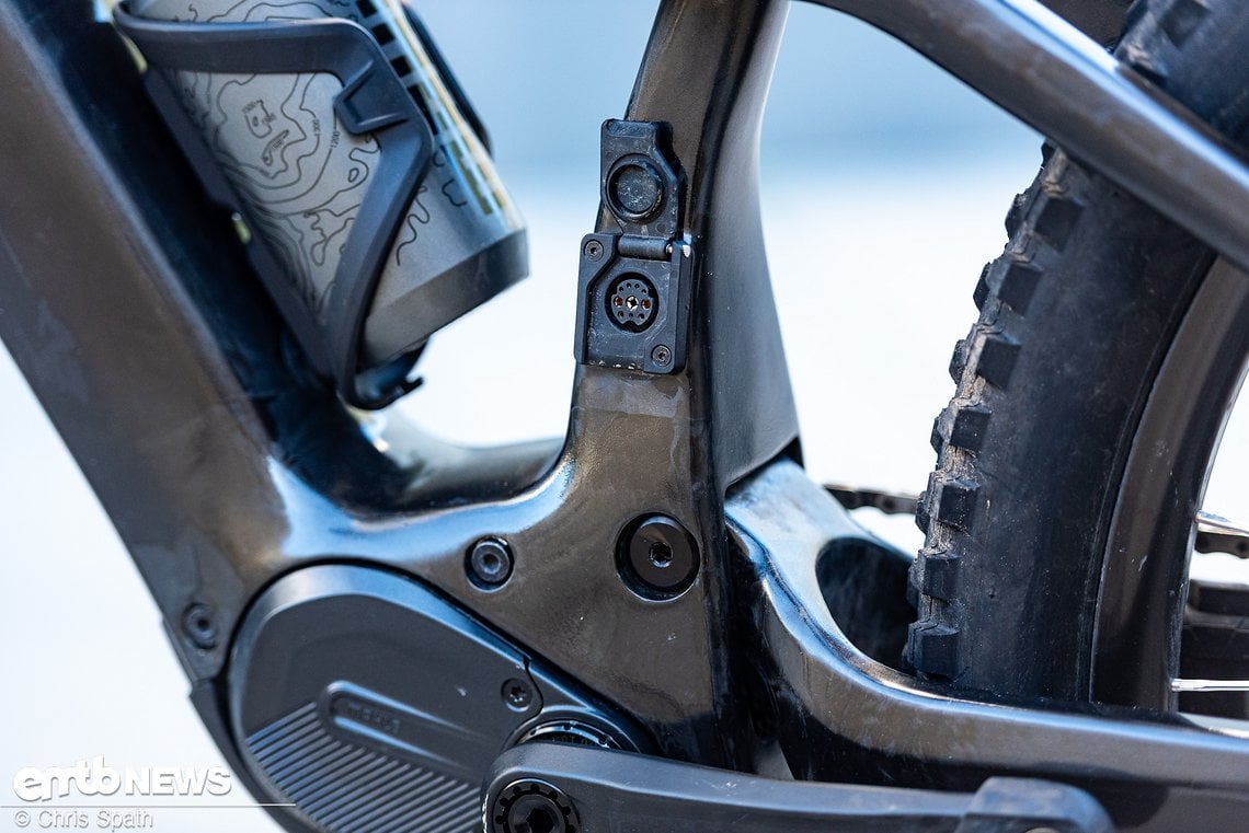 Eine Ladebuchse am Rahmen ist Pflicht, Mahle integriert diese am eigenen Bike am Sitzrohr.