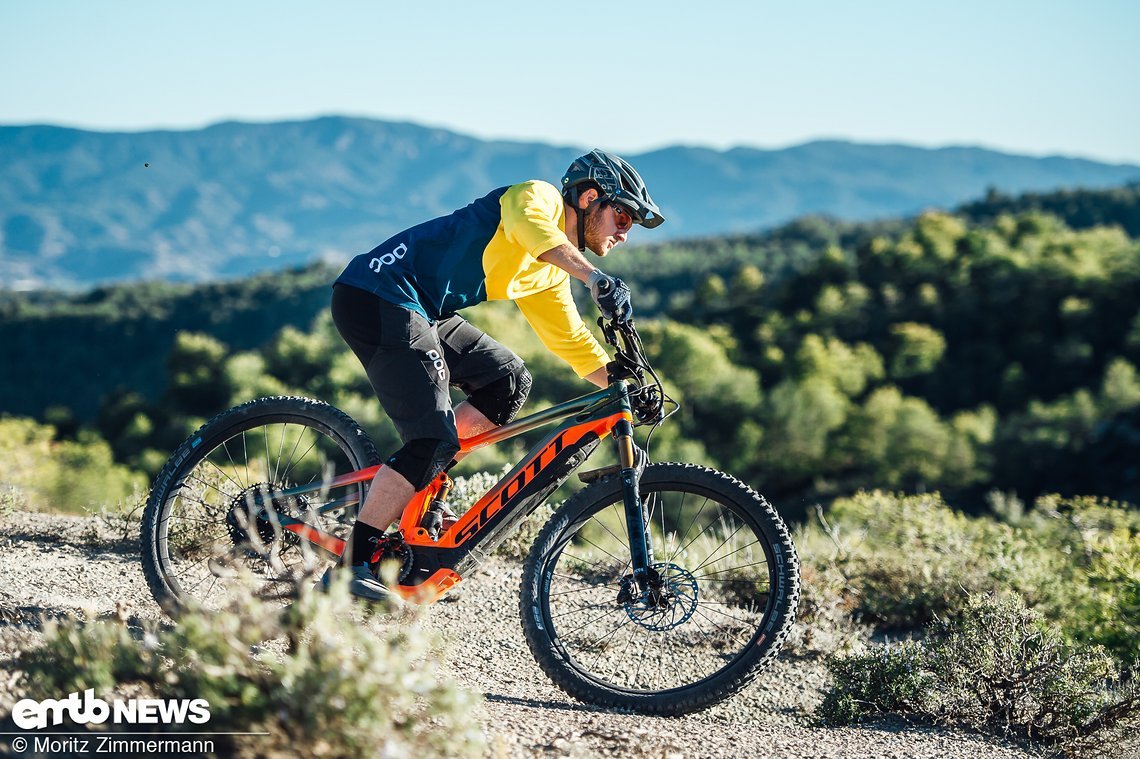 Vor fantastischer Kulisse in Enduro-würdigem Gelände testeten wir das Material auf Herz und Nieren.